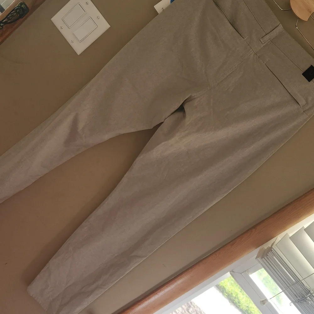Nwt- Vuori Aim Pant Khaki Pants Size 30
